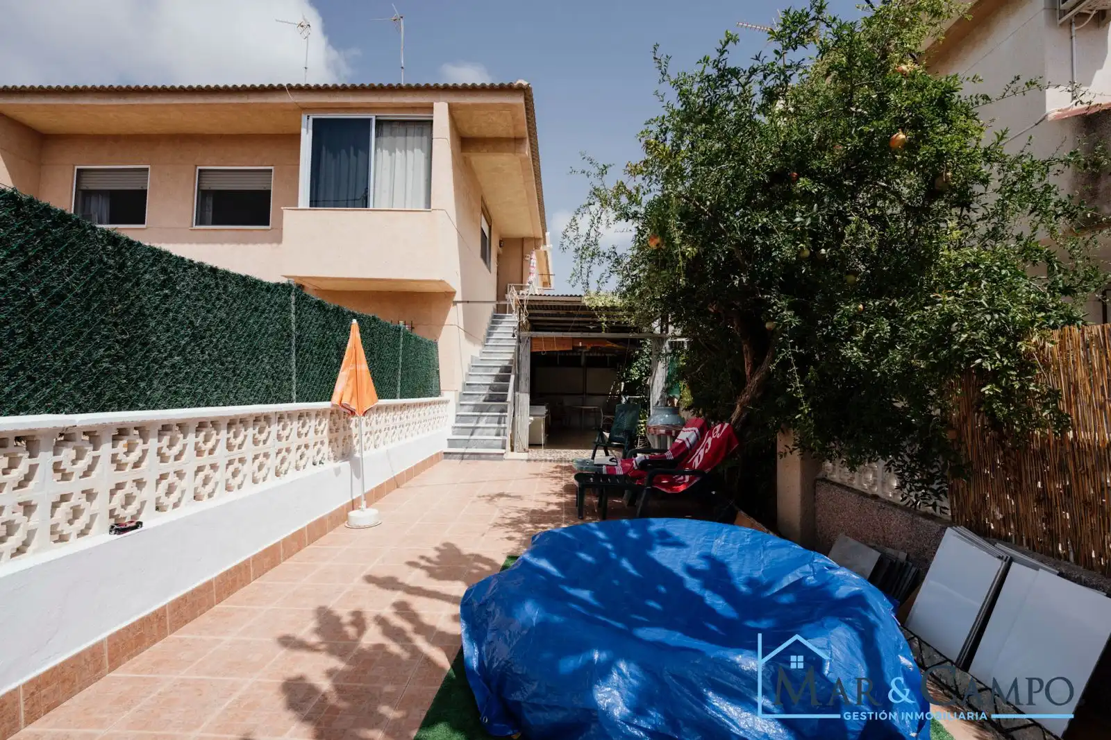 Casa bifamiliare con giardino in vendita a Calle Pablo Uranga