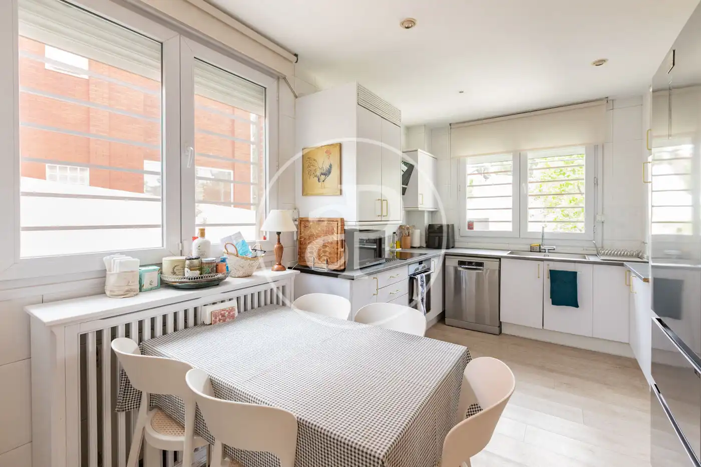 Cocina de Casa adosada en venta en Madrid con Aire acondicionado, Calefacción y Jardín privado
