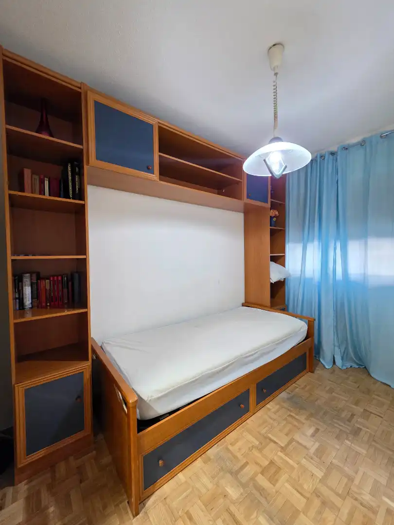 Bedroom of Flat for rent in Madrid  with Air Conditioner, Heating and Parquet flooring