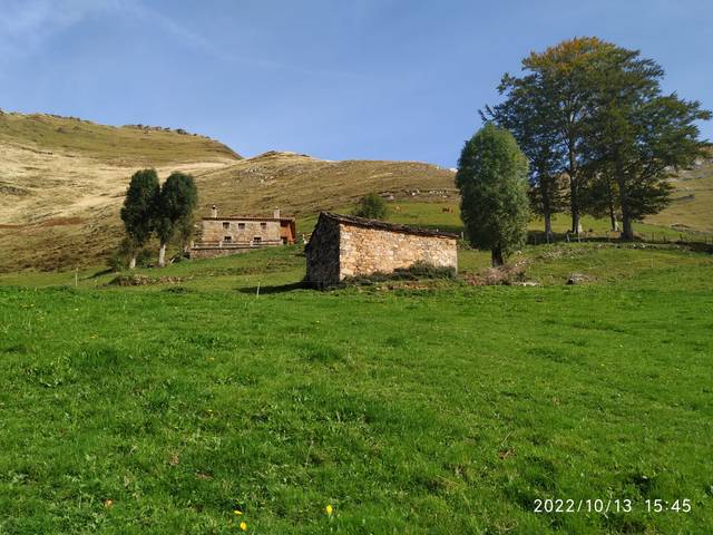 Casa-chalet en Venta en Soba