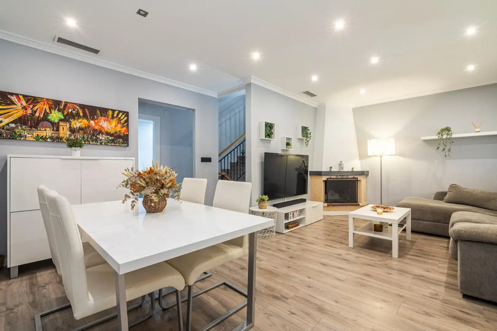 Casa o chalet en venta en Elche / Elx con Aire acondicionado, Balcón y Piscina comunitaria