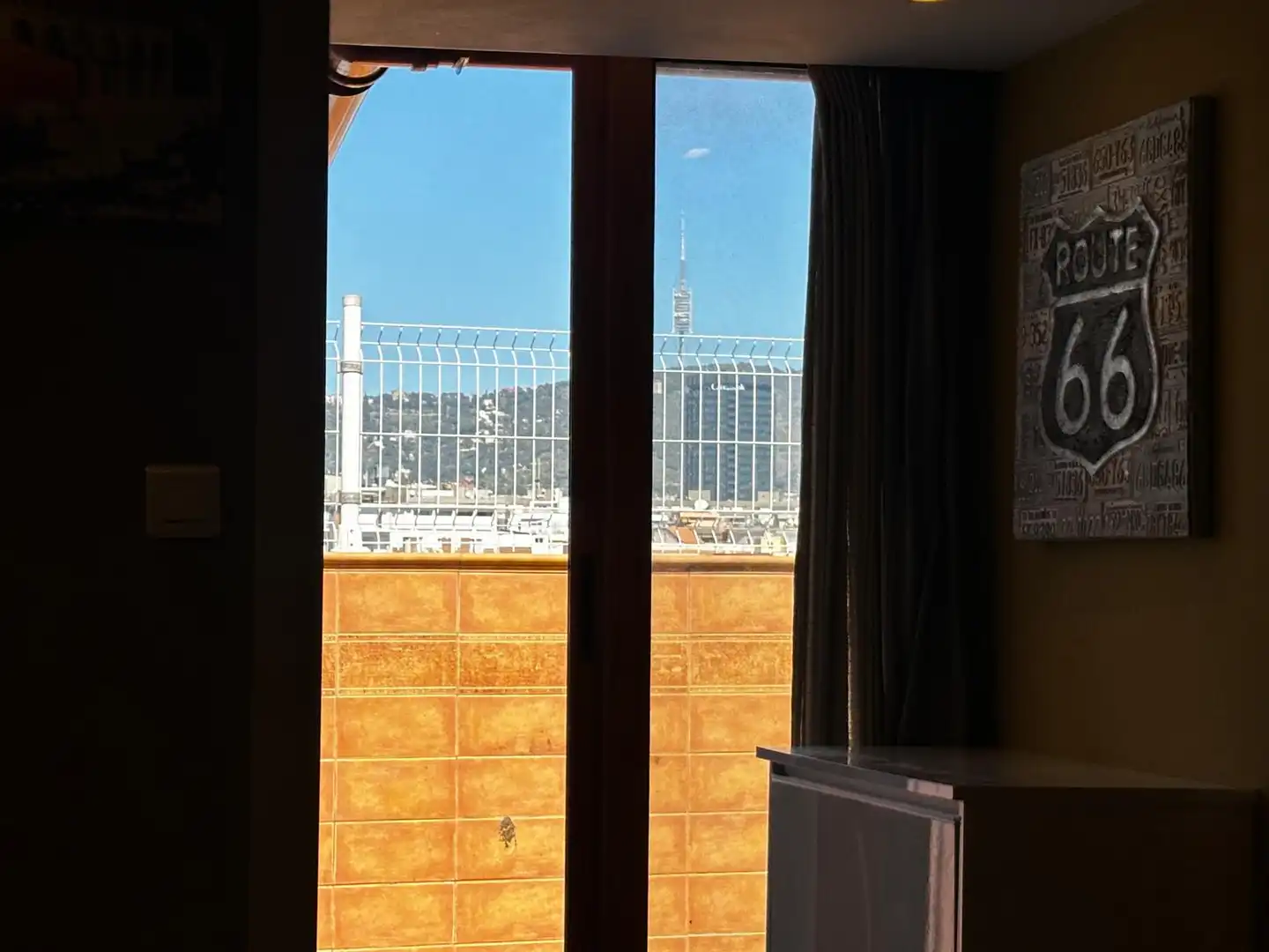 Schlafzimmer von Dachboden zum Verkauf in Barcelona mit Balkon