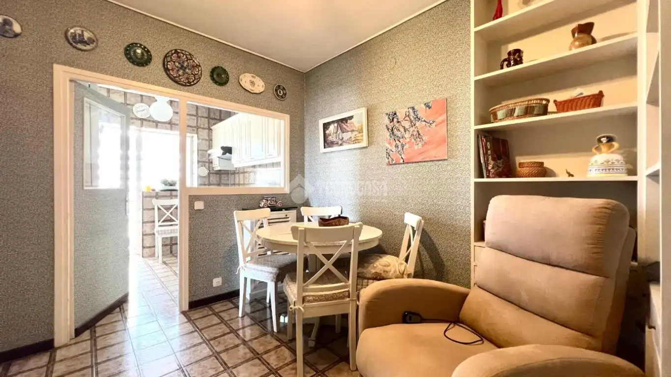 Sala d'estar de Pis en venda en Madrid amb Calefacció, Terrassa i Moblat