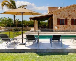 Jardí de Casa o xalet de lloguer en Santa Margalida amb Aire condicionat, Terrassa i Piscina