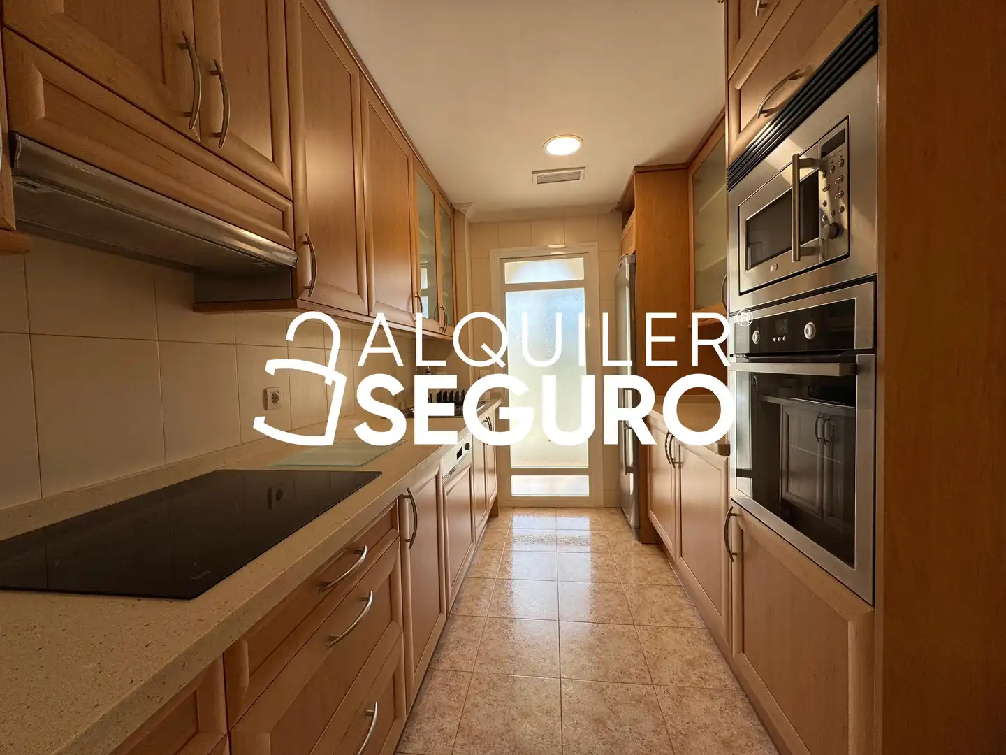 Cocina de Piso de alquiler en Málaga con Aire acondicionado, Terraza y Piscina
