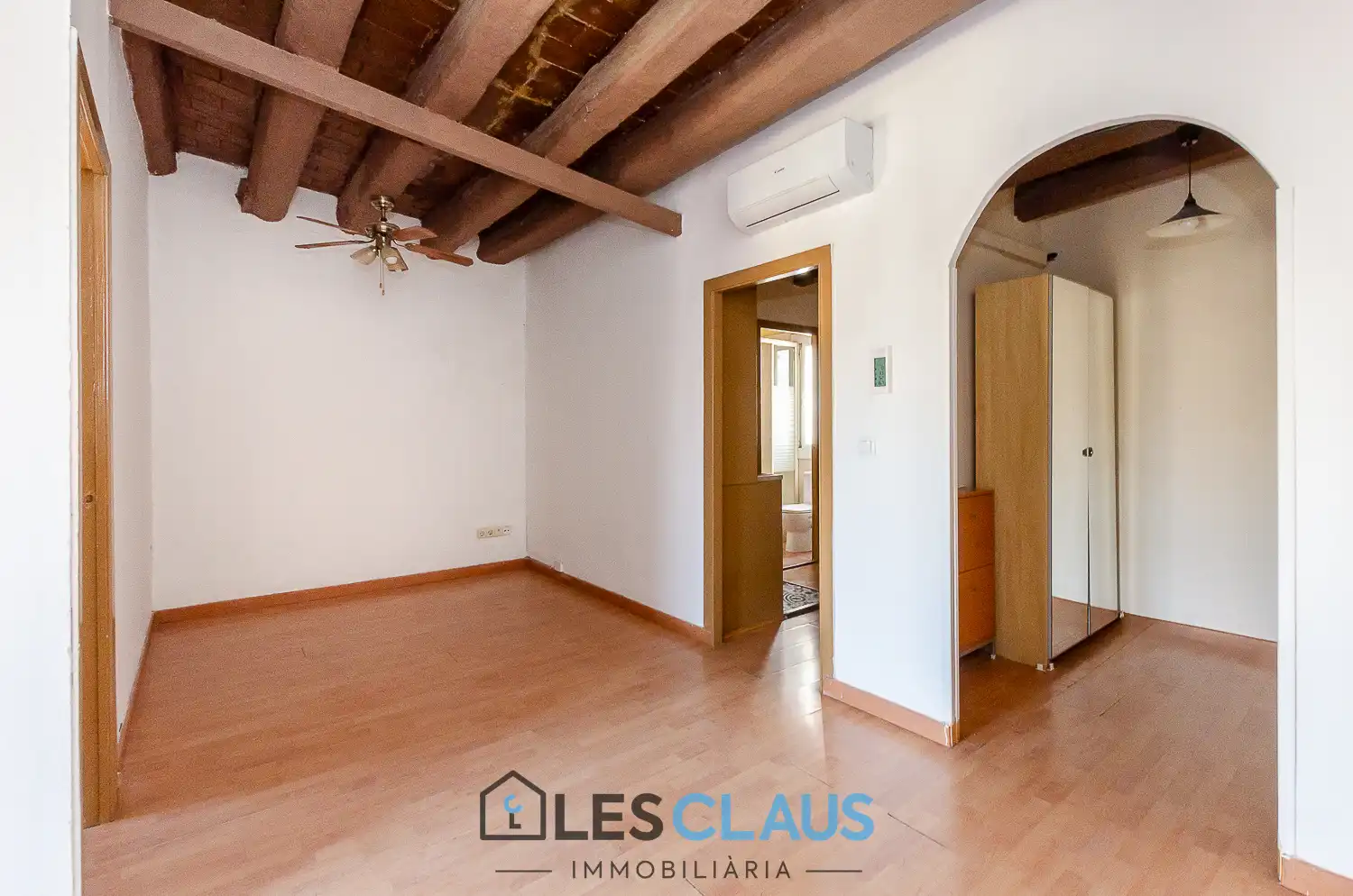 Vista exterior de Pis en venda en Barcelona amb Aire condicionat i Parquet