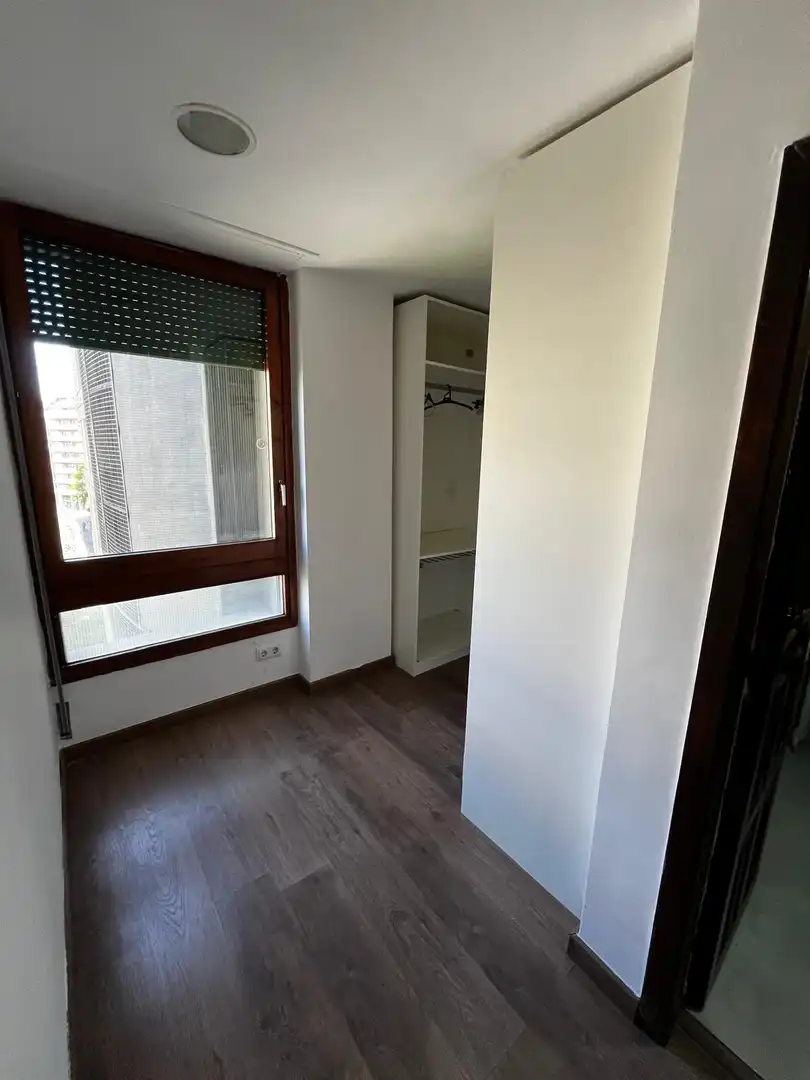 Bedroom of Flat for rent in Barcelona  with Air Conditioner, Heating and Parquet flooring