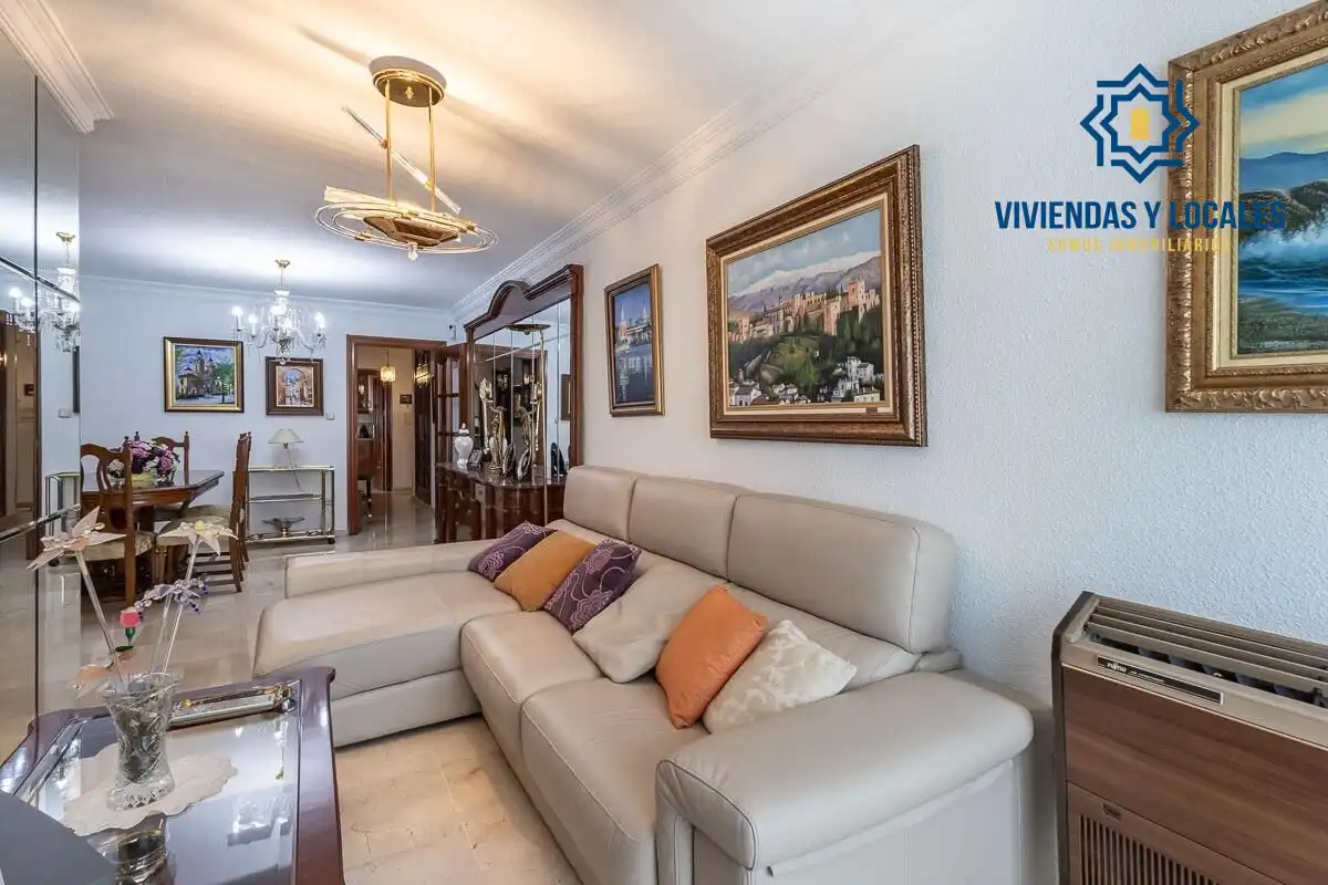 Piso con ascensor en venta en Calle ARQUITECTO JIMENEZ LACAL, imagen 5