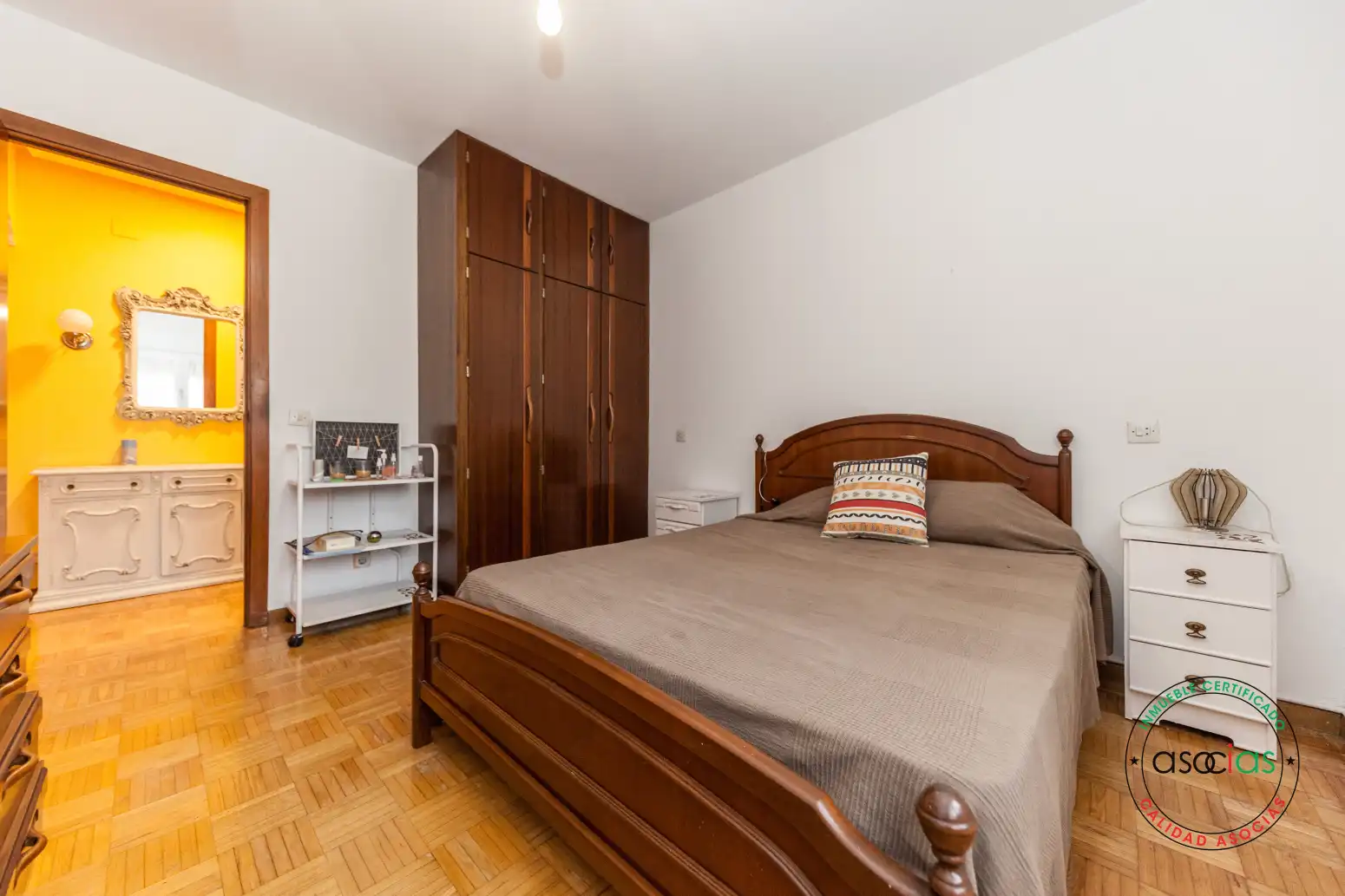 Habitación de Piso en venta en Gijón  con Parquet y Trastero