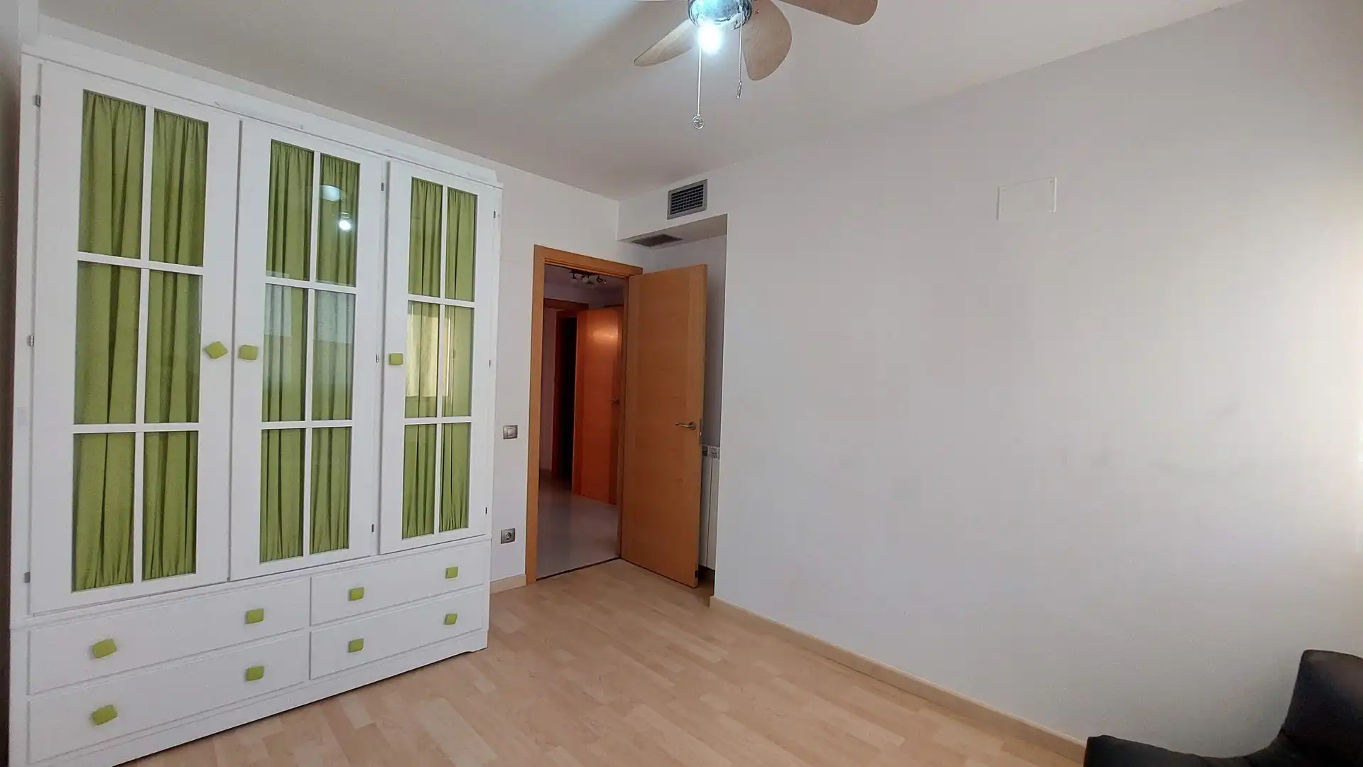 Habitación de Casa adosada en venta en Salou con Aire acondicionado, Calefacción y Jardín privado