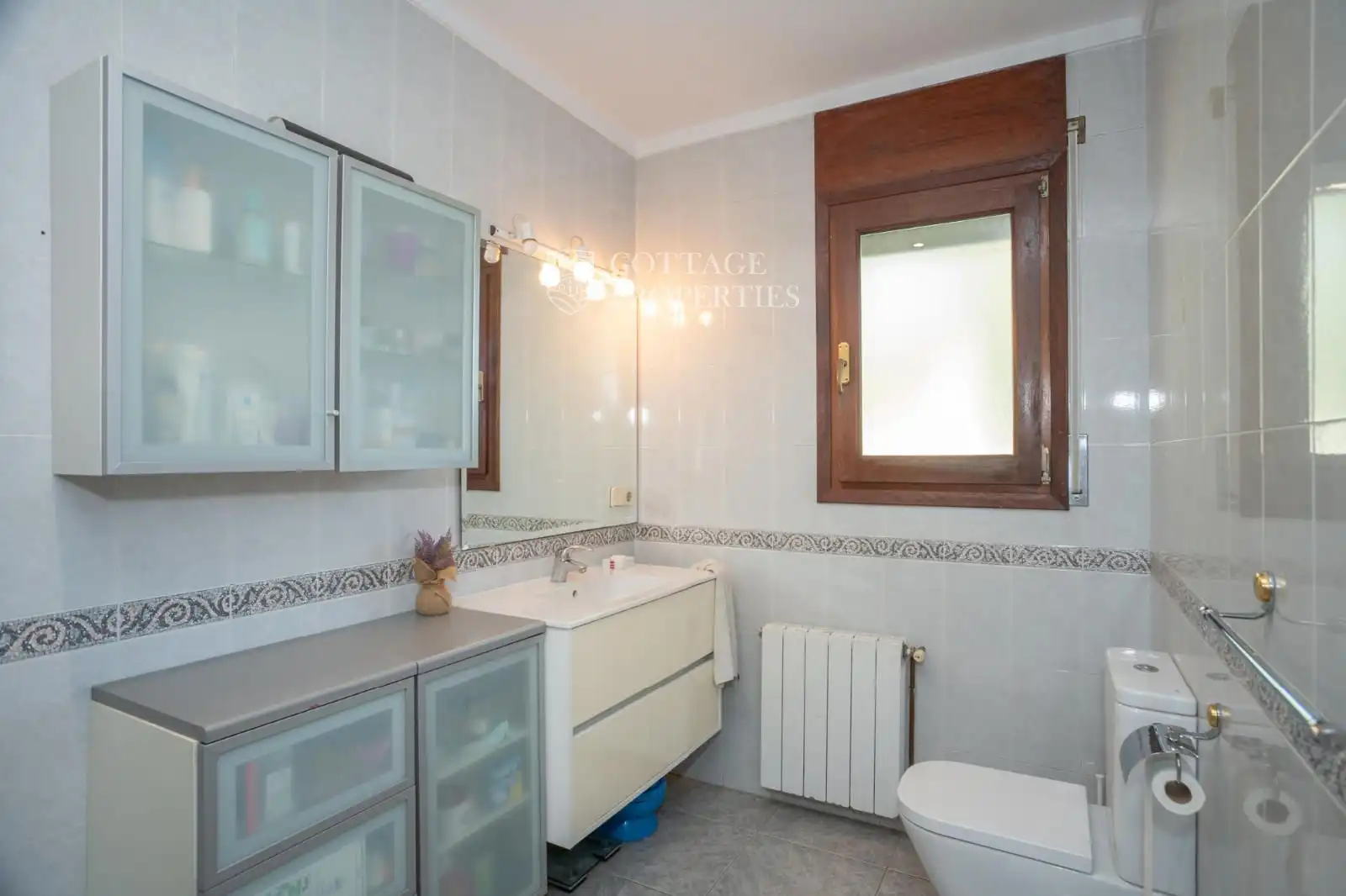 Baño de Finca rústica en venta en Vilademuls con Aire acondicionado, Calefacción y Piscina