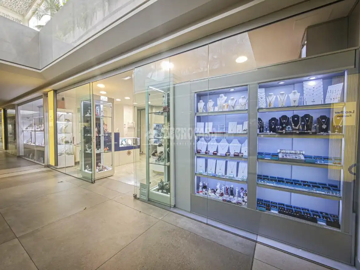 Commercial properties for sale in Arona  with Air Conditioner, Furnished and Alarm