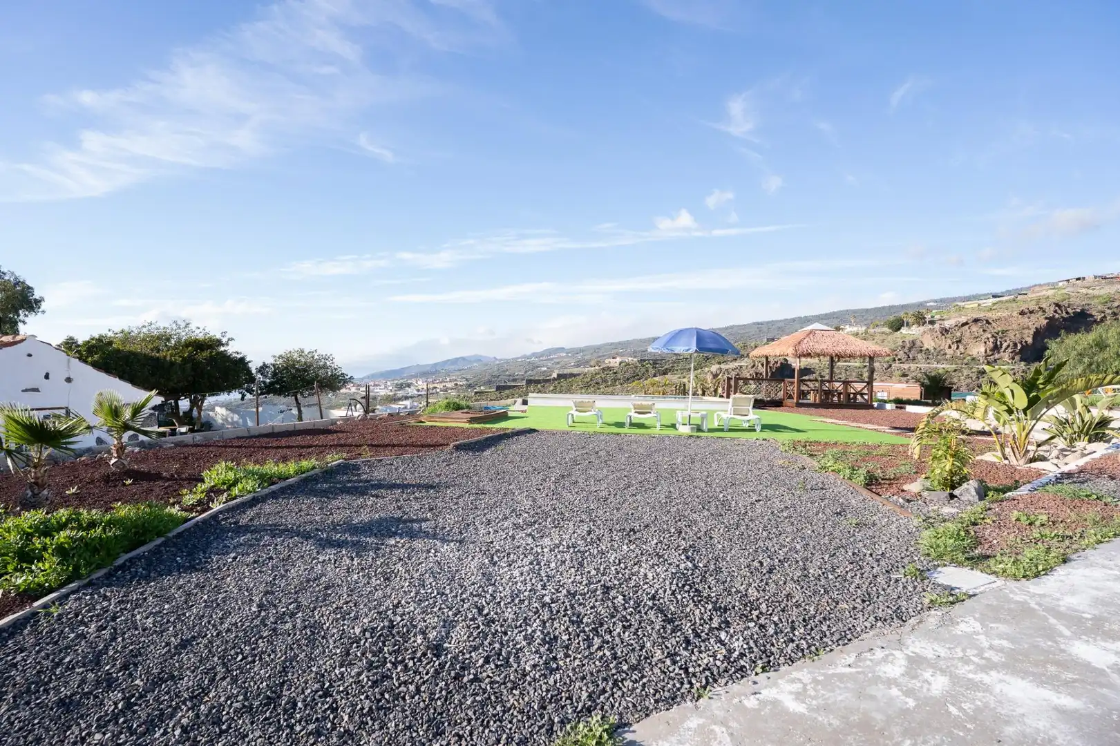 Vista exterior de Casa o chalet en venta en Guía de Isora con Aire acondicionado, Jardín privado y Terraza