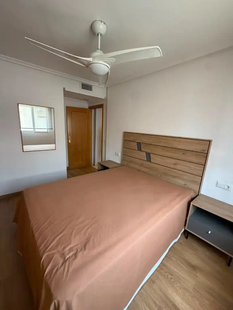 Dormitori de Àtic de lloguer en Alicante / Alacant amb Aire condicionat, Calefacció i Terrassa
