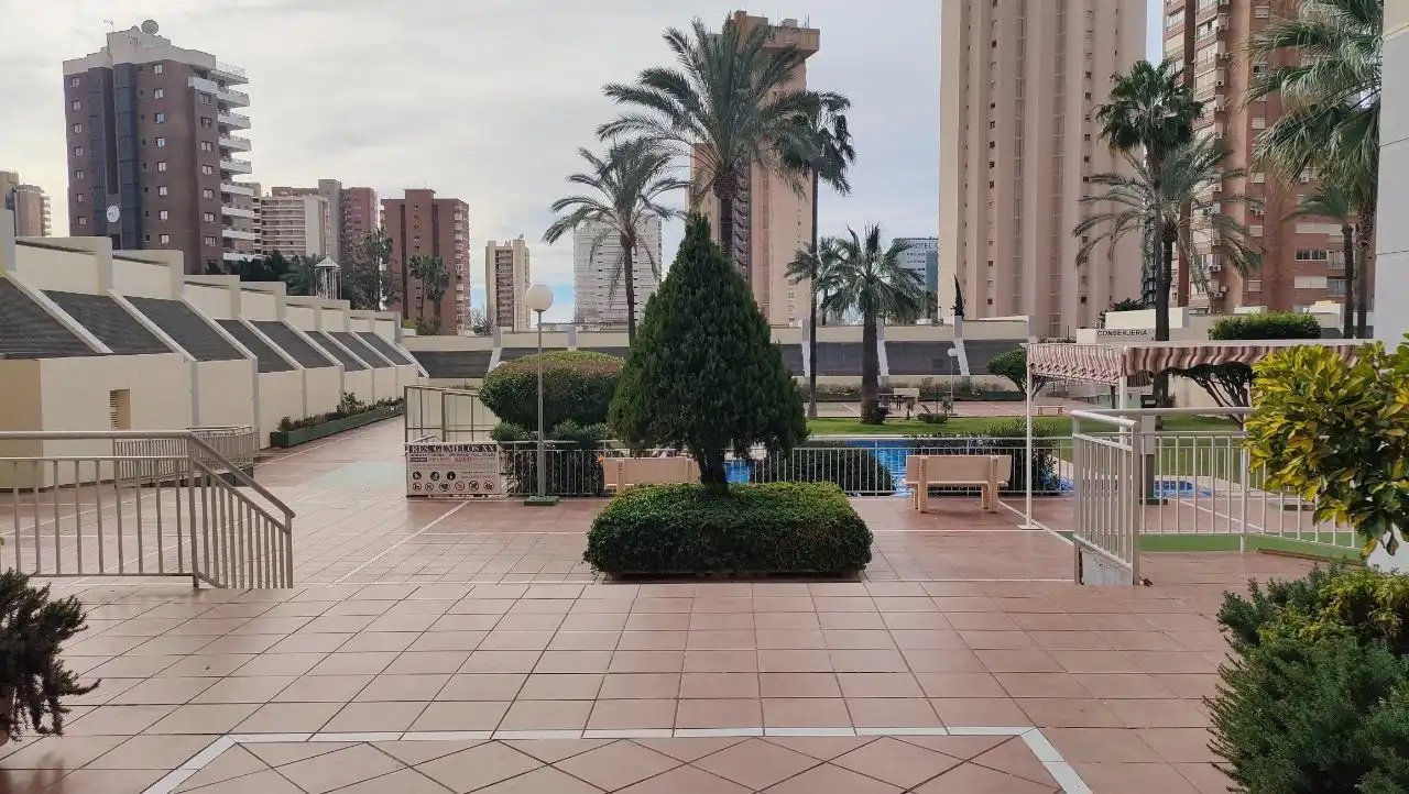 Terraza de Apartamento en venta en Benidorm con Aire acondicionado y Piscina comunitaria