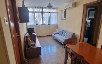 Living room of Flat for sale in Badalona  with Air Conditioner and Oven