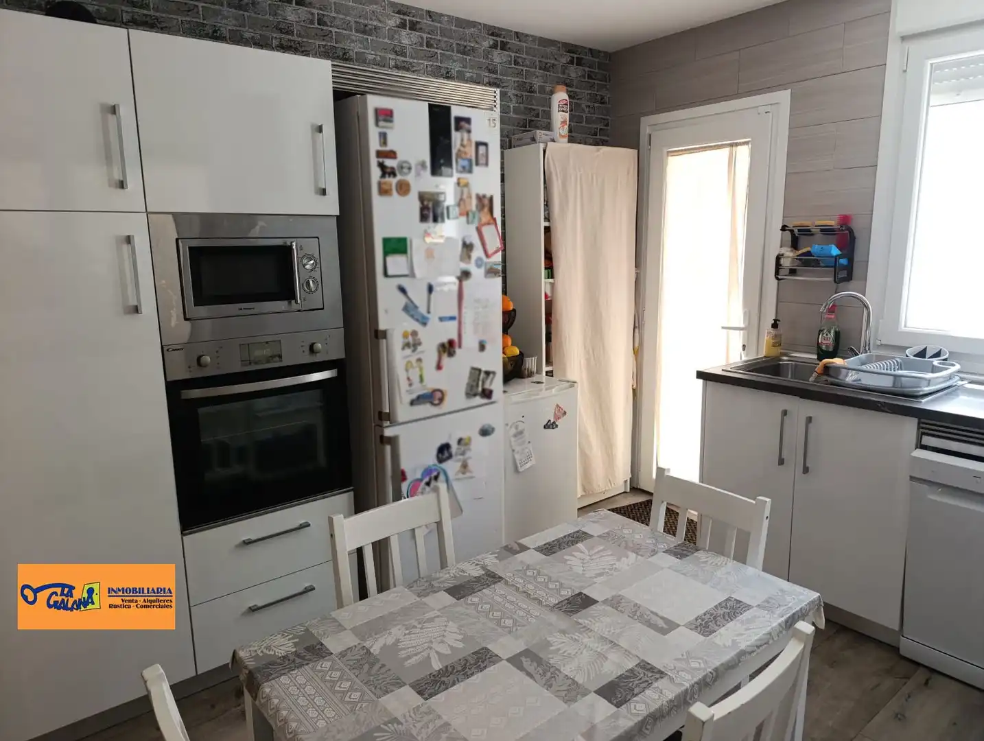 Cuina de Casa o xalet en venda en Valdepeñas amb Calefacció i Traster