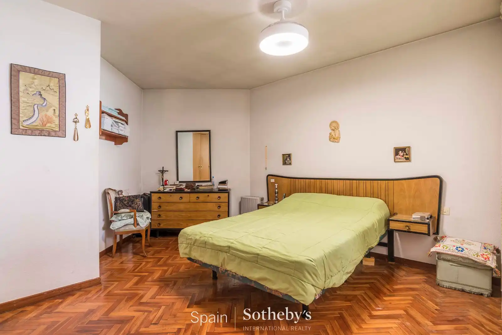 Dormitori de Apartament en venda en Madrid amb Aire condicionat, Calefacció i Terrassa
