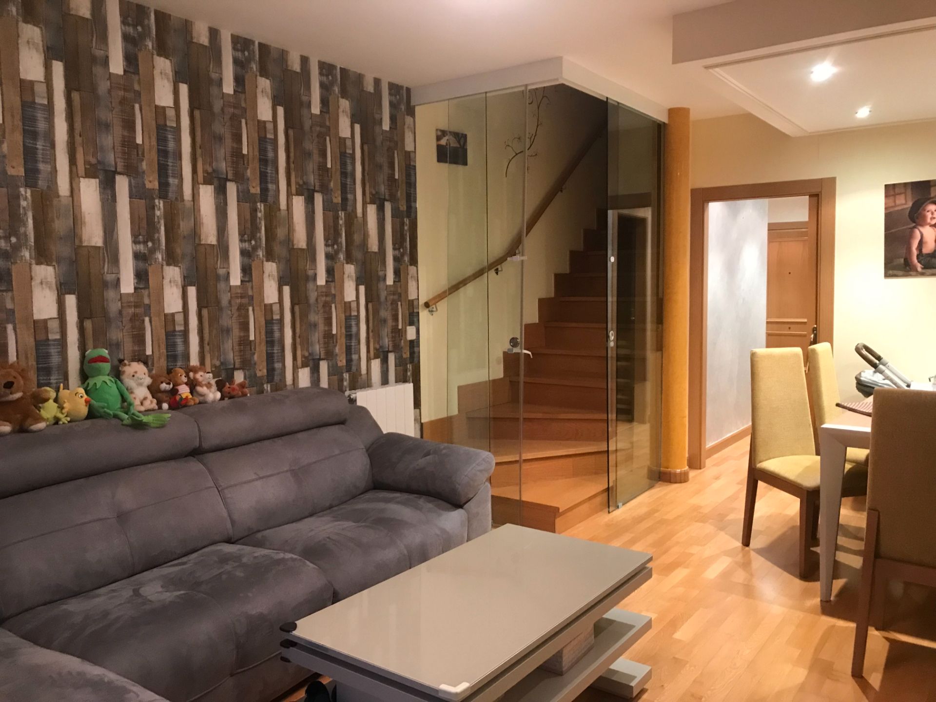 Living room of Flat for sale in Burgos Capital  with Heating, Parquet flooring and Terrace