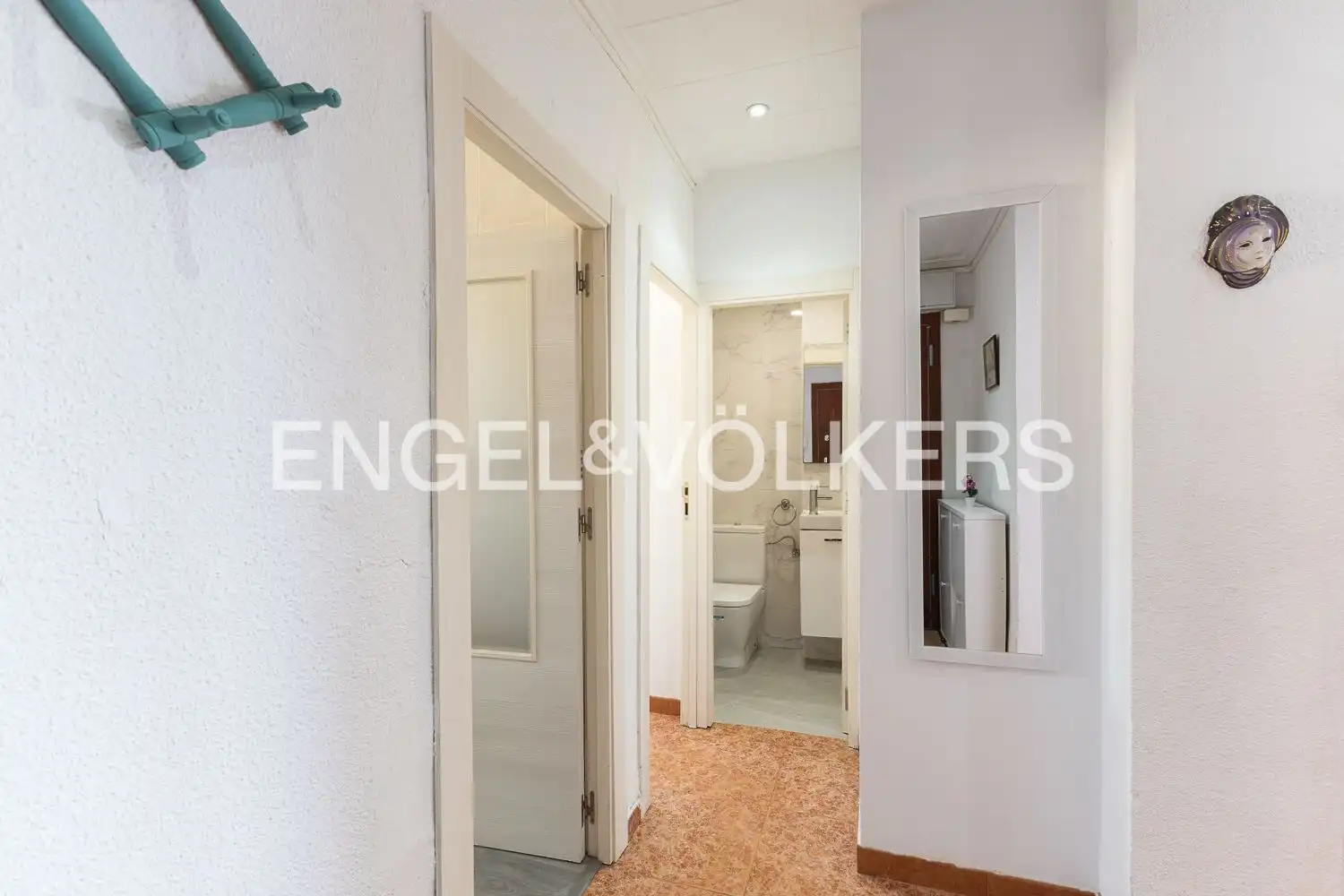 Flat for sale in Valencia  with Air Conditioner and Heating