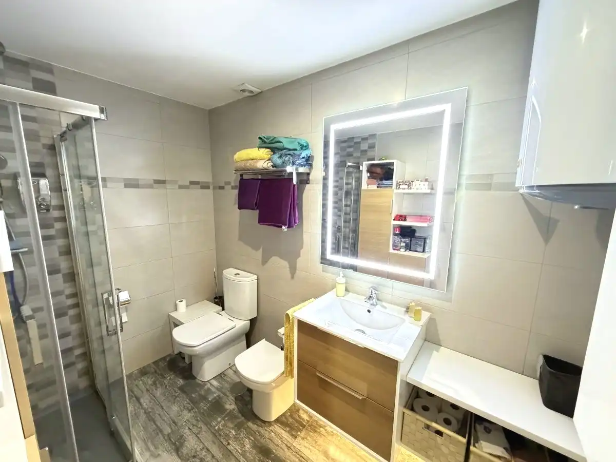 Bathroom of Flat for sale in Alcalá de Henares  with Terrace and Home automation