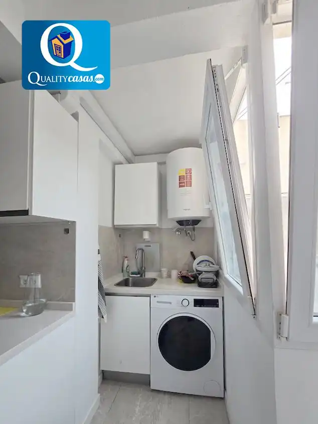 Cocina de Apartamento en venta en Alicante / Alacant con Aire acondicionado y Balcón