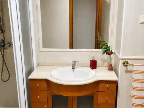 Badezimmer von Wohnung zur Miete in Málaga mit Privatgarten und Schwimmbad