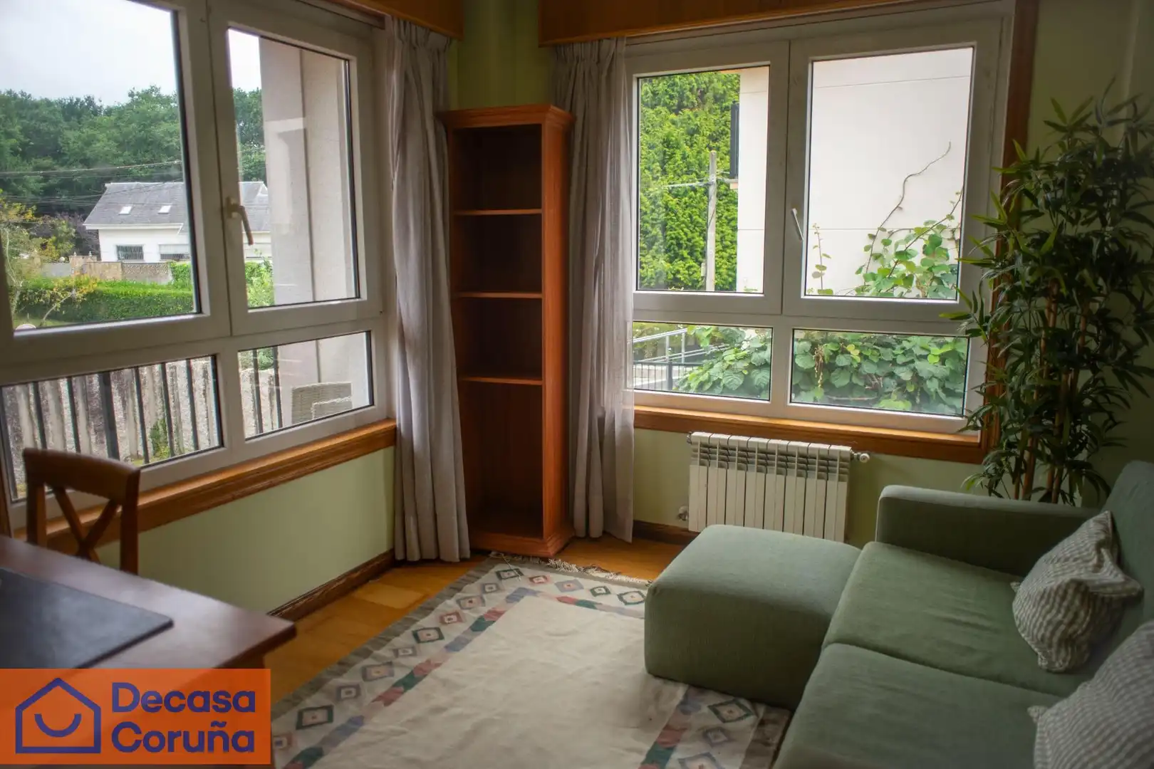 Sala de estar de Casa o chalet de alquiler en Oleiros con Calefacción, Parquet y Terraza