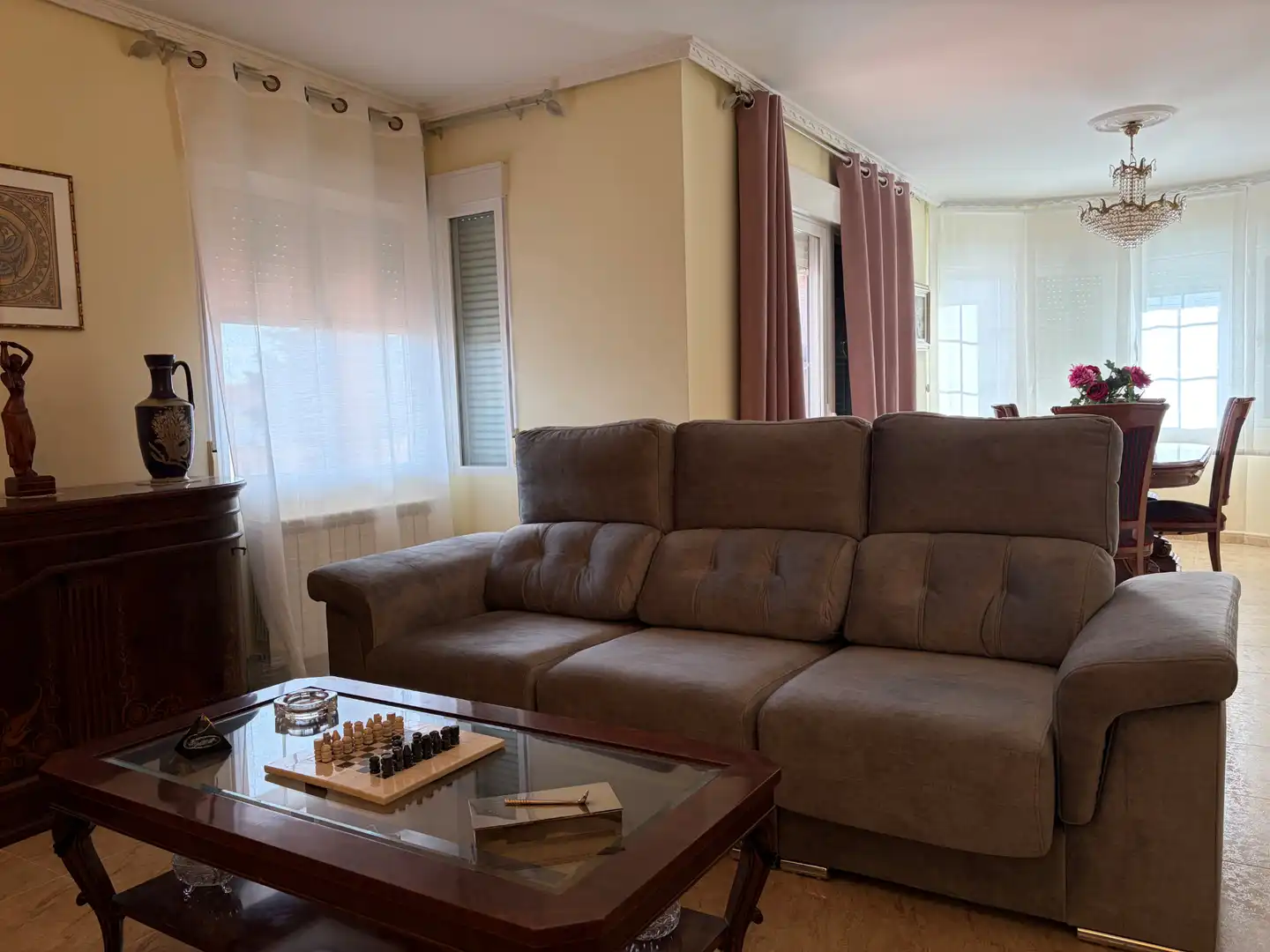 Sala d'estar de Casa o xalet en venda en Villalbilla amb Calefacció i Jardí privat