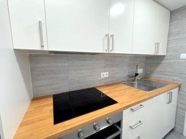 Cuina de Pis en venda en Esplugues de Llobregat amb Aire condicionat i Forn