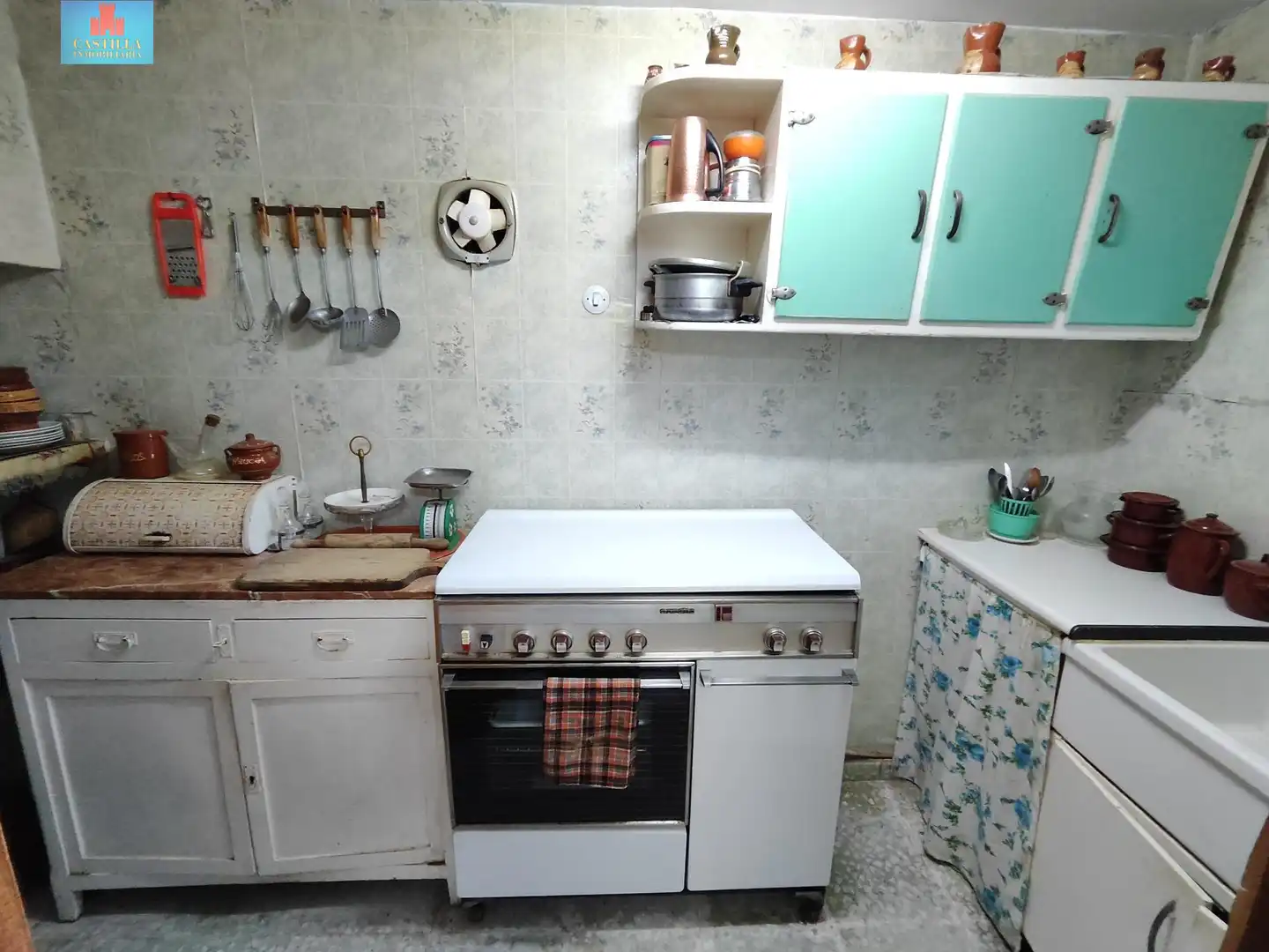 Kitchen of Houses for sale in Velayos  with Private garden and Storage room