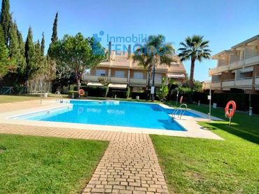 Adossat amb piscina en venda a CAÑAVERAL, URB VISTA LAGO