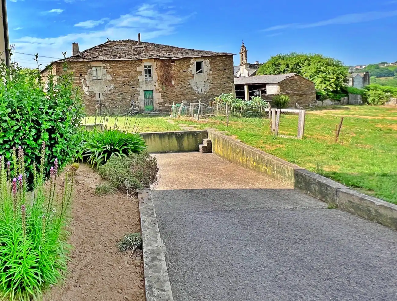 Exterior view of Houses for sale in Lugo  with Private garden