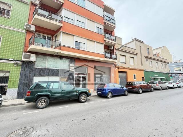 Local comercial en Alquiler en Calle Ardiaca Pere Esplugues en Alquenència - Venècia