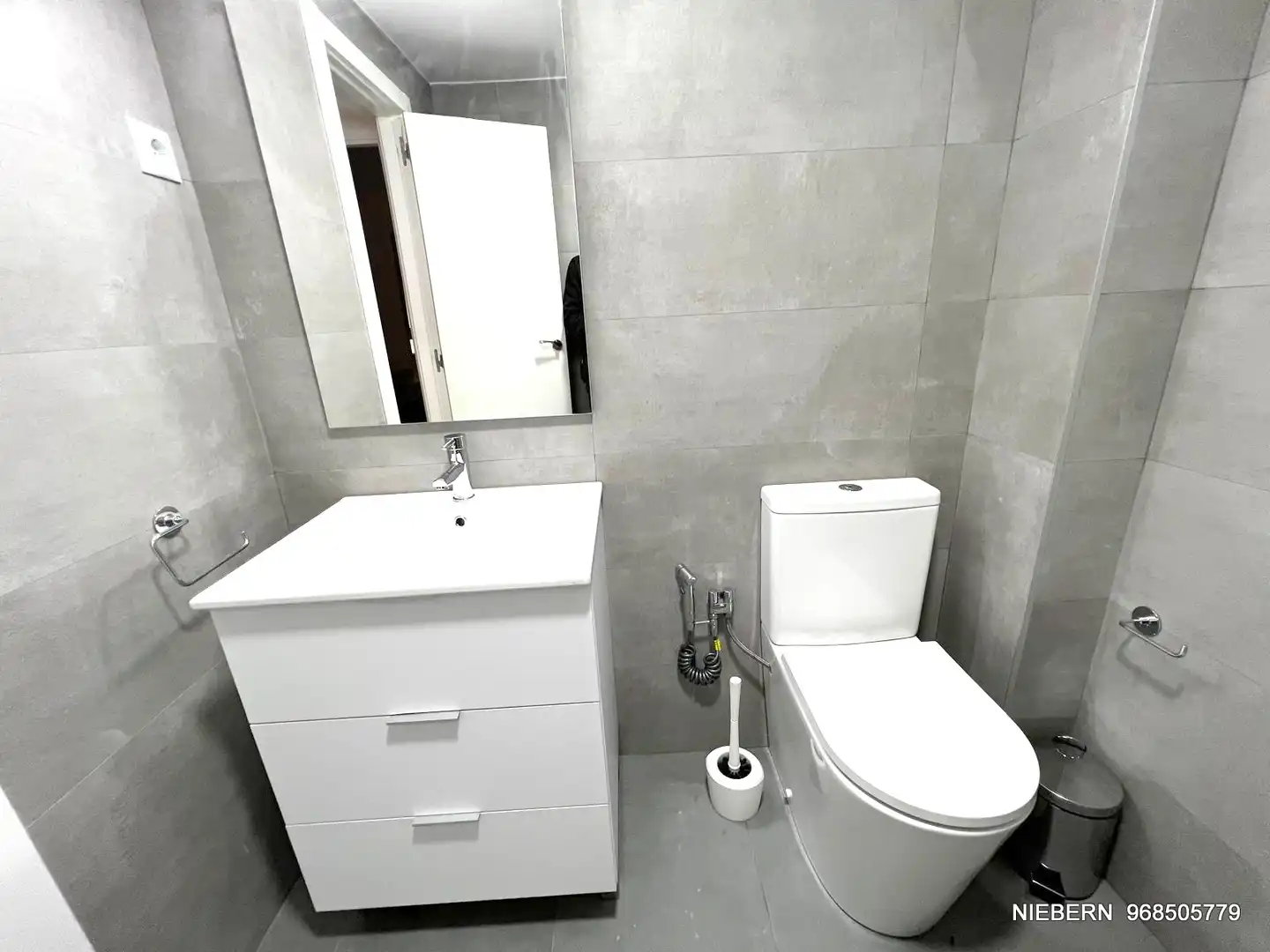 Flat for rent in Paseo Alfonso XIII, 46, Casco Antiguo