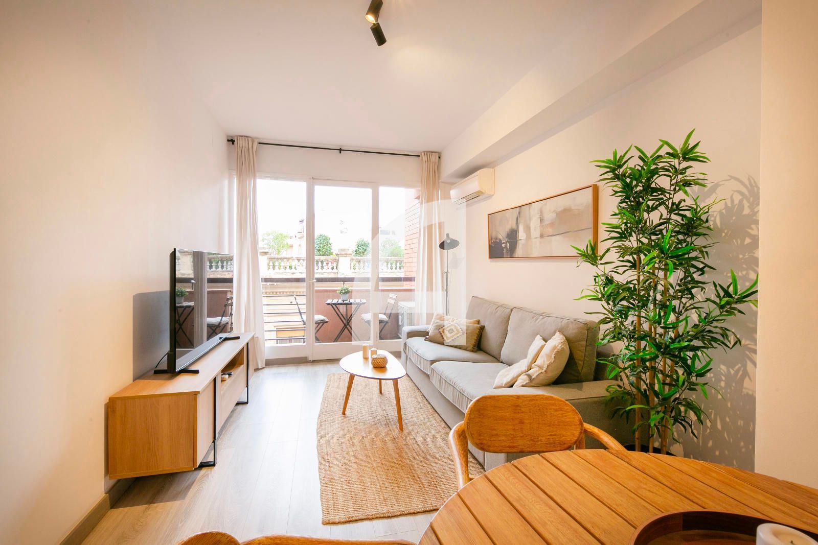 Living room of Flat to rent in  Barcelona Capital  with Air Conditioner, Heating and Parquet flooring