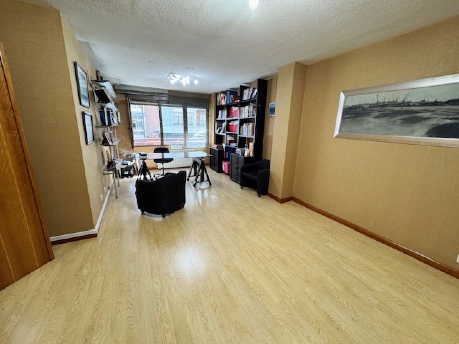 Sala d'estar de Pis en venda en Avilés amb Calefacció