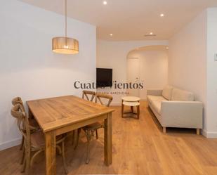 Living room of Flat to rent in  Barcelona Capital  with Air Conditioner, Heating and Parquet flooring