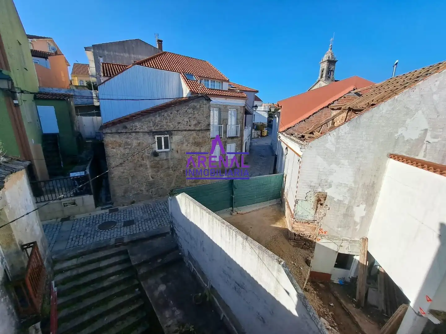 Vista exterior de Casa o xalet en venda en Ribeira amb Terrassa