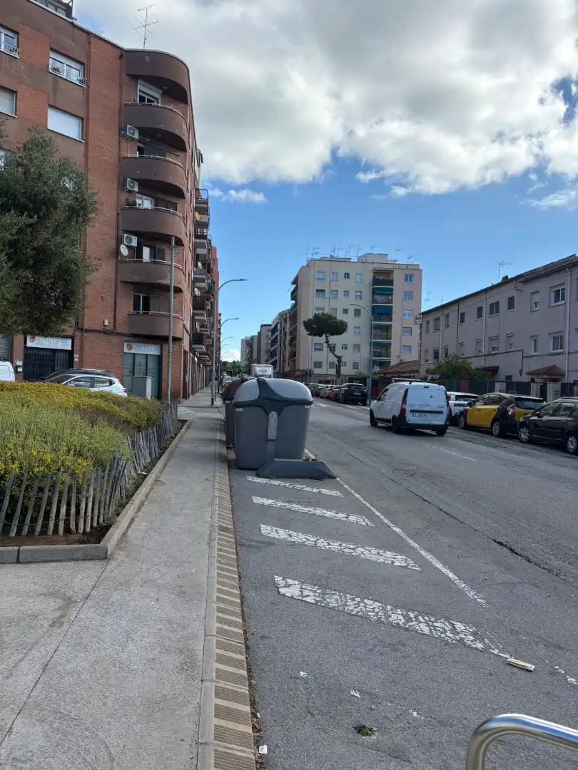 Außenansicht von Geschaftsraum zum Verkauf in Terrassa mit Klimaanlage, Heizung und Parkett