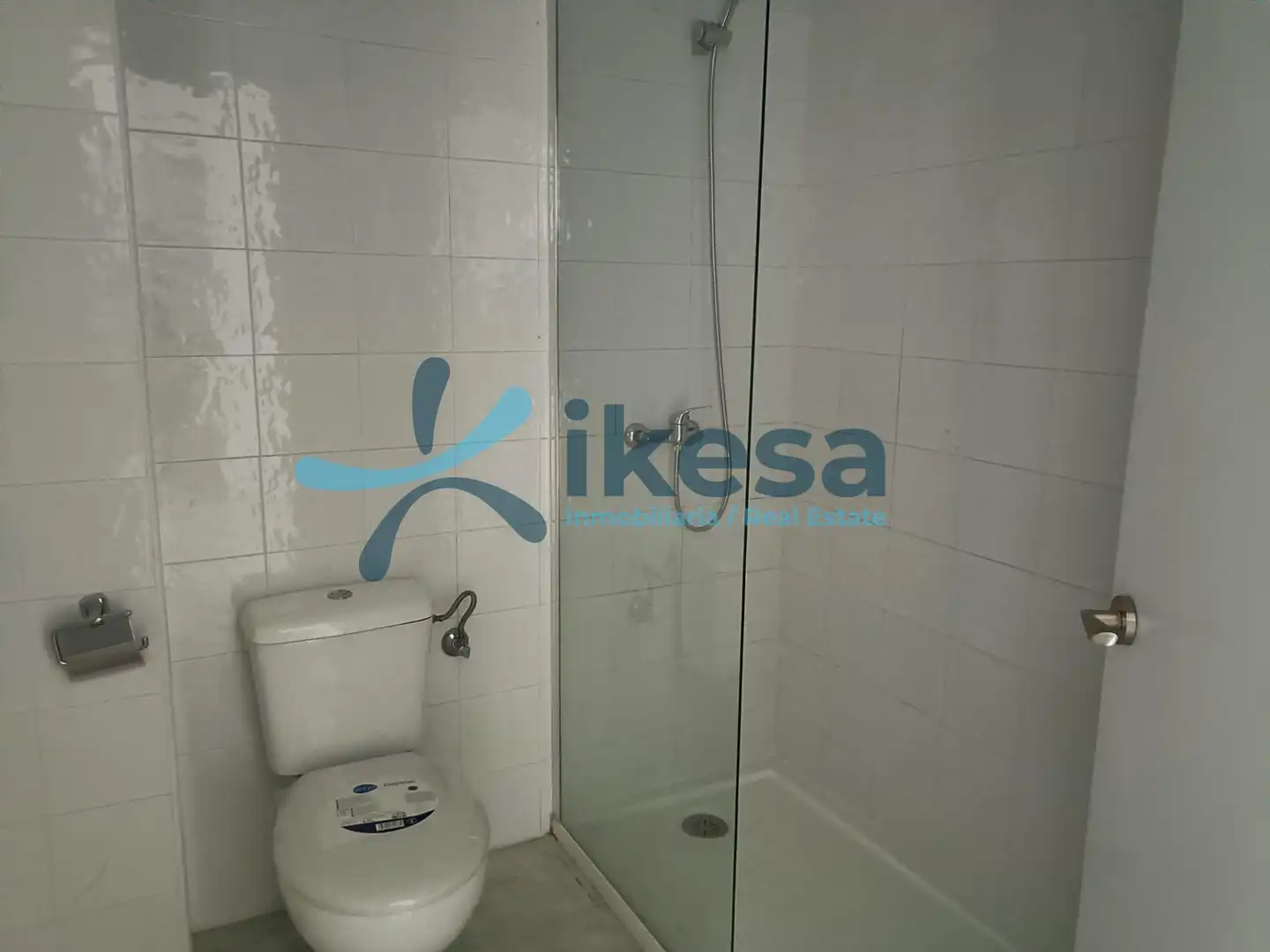 Bany de Pis en venda en Este - Alcosa- Torreblanca