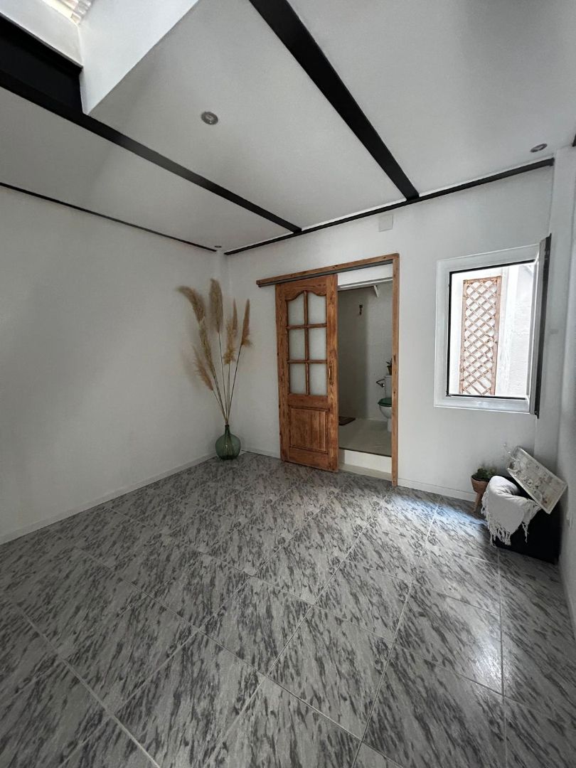 Casa o chalet en venta en Santa Coloma de Gramenet con Terraza, Horno y Alarma
