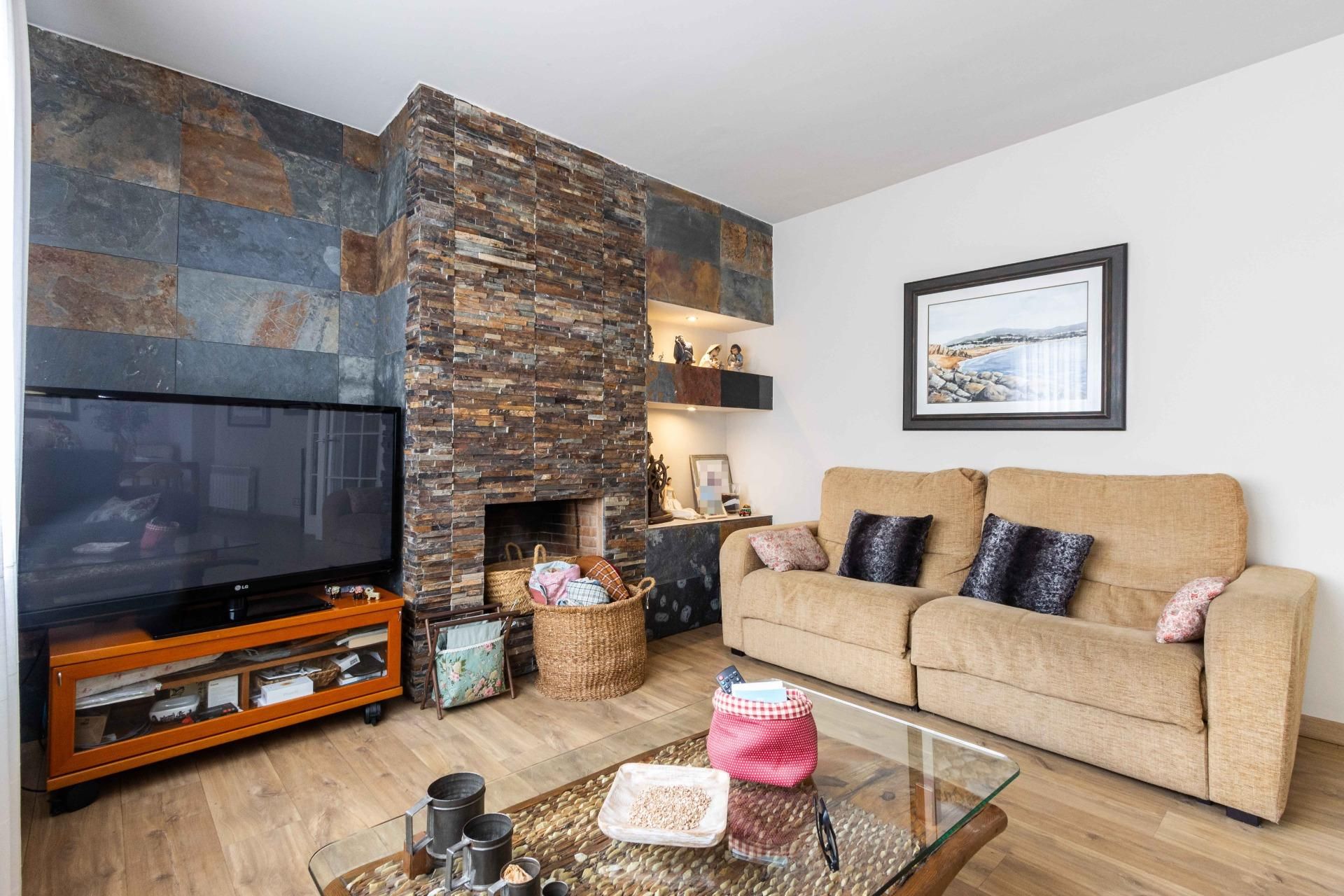 Living room of House or chalet for sale in Sabadell  with Air Conditioner, Heating and Private garden