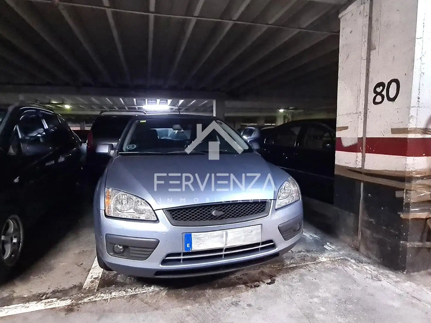 Aparcament de Pis en venda en Oviedo 