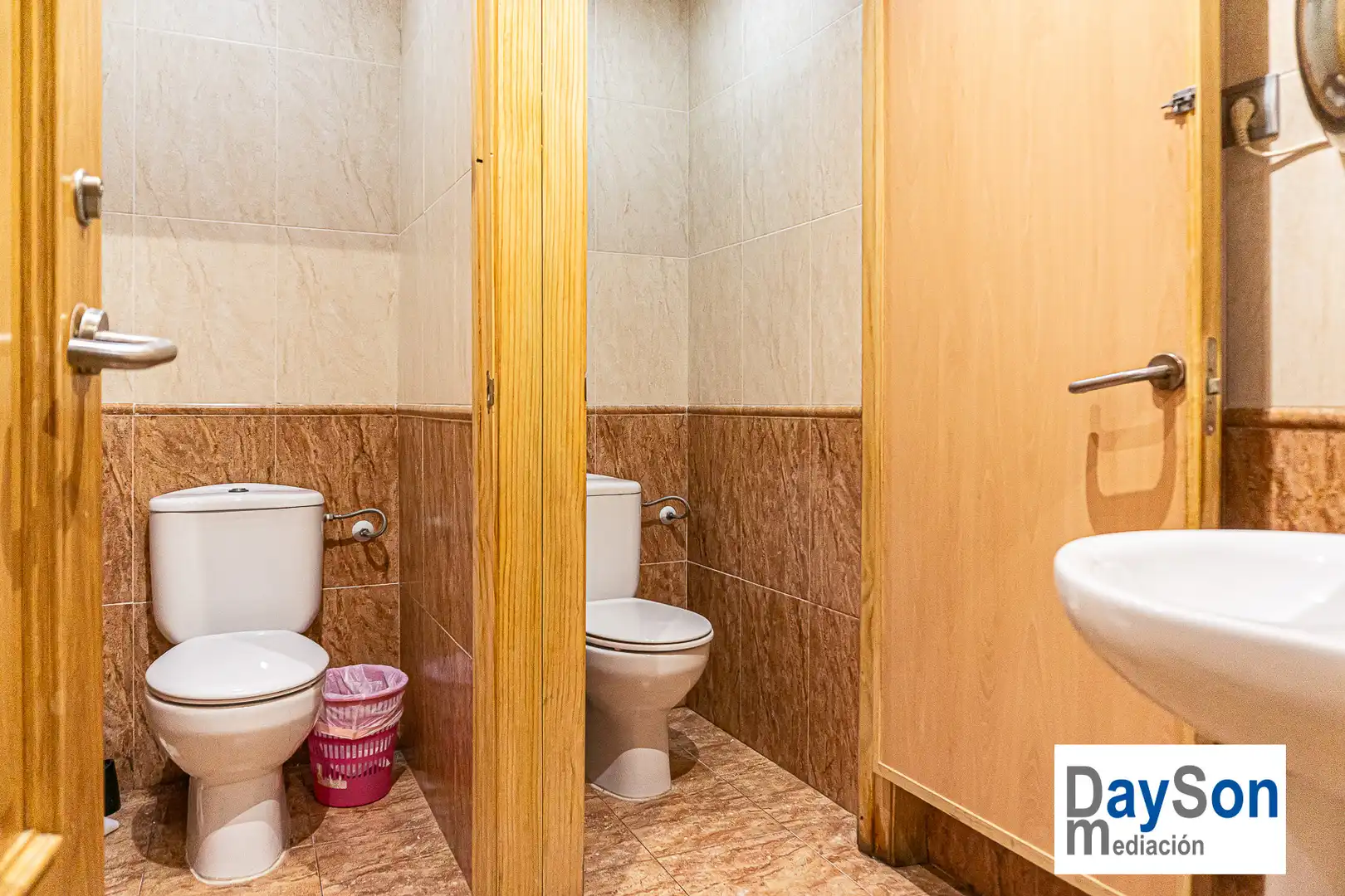 Baño de Edificio en venta en Castillo de Locubín