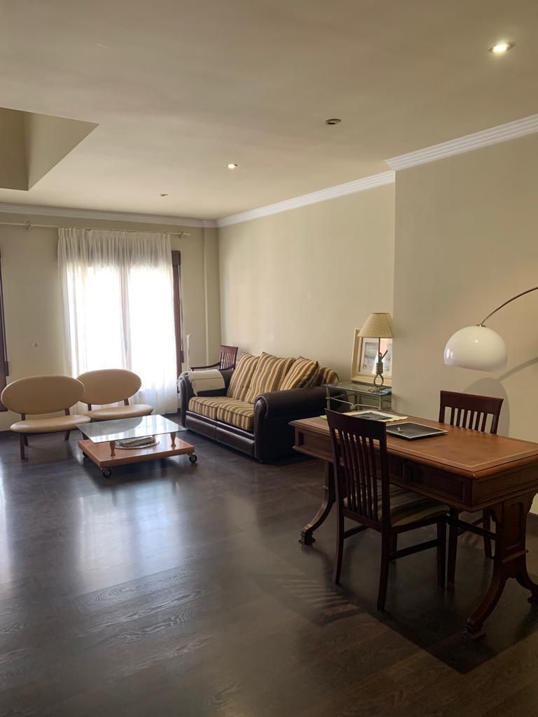 Sala d'estar de Casa o xalet en venda en Tarazona de la Mancha amb Calefacció, Parquet i Terrassa
