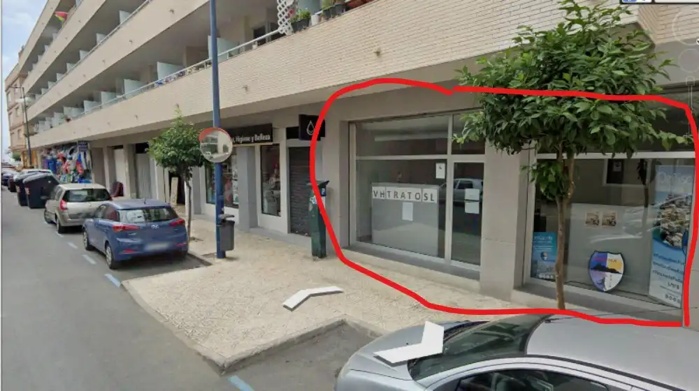 Business premises for sale in Carrer del Mestre Roca 13, imagen 2