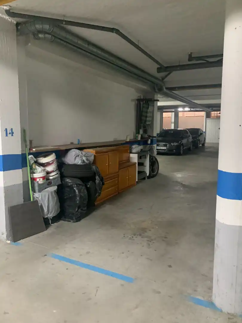 Parking de Piso en venta en Moriscos con Calefacción, Terraza y Trastero