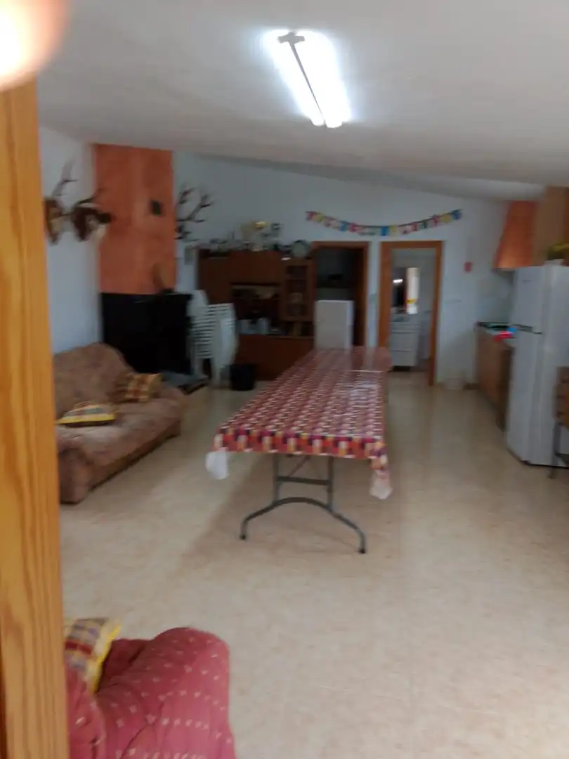 Menjador de Casa o xalet en venda en Tibi amb Jardí privat, Terrassa i Moblat