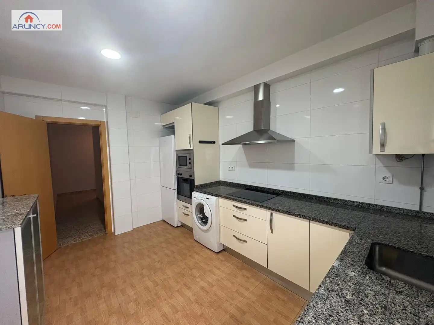 Cocina de Piso de alquiler en Sevilla con Aire acondicionado y Balcón